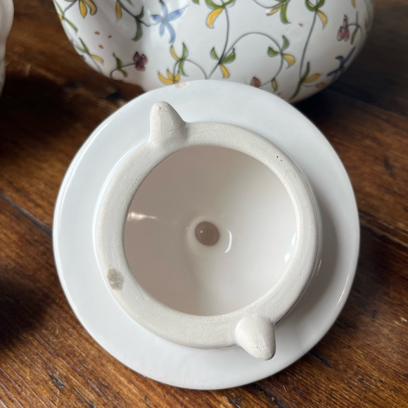 Lis Ceramica Brasil Handpainted Floral Design Tea Set - Picture 9 of 12